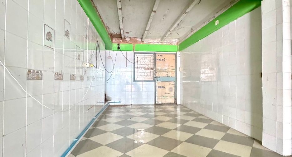 For sale 4 bedrooms retail Space in Bang Khen, Bangkok