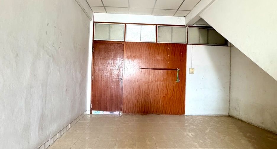 For sale 4 bedrooms retail Space in Bang Khen, Bangkok