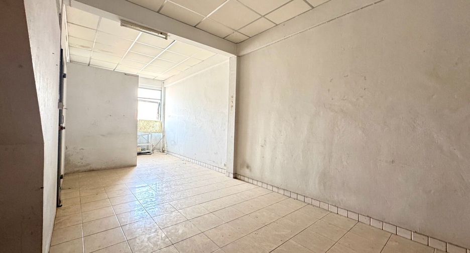 For sale 4 bedrooms retail Space in Bang Khen, Bangkok