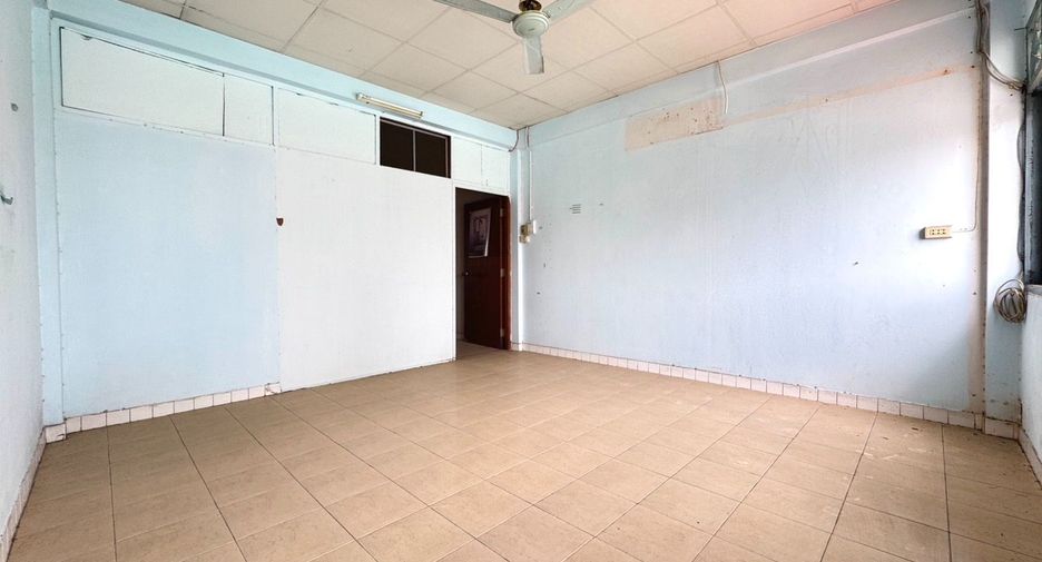 For sale 4 bedrooms retail Space in Bang Khen, Bangkok