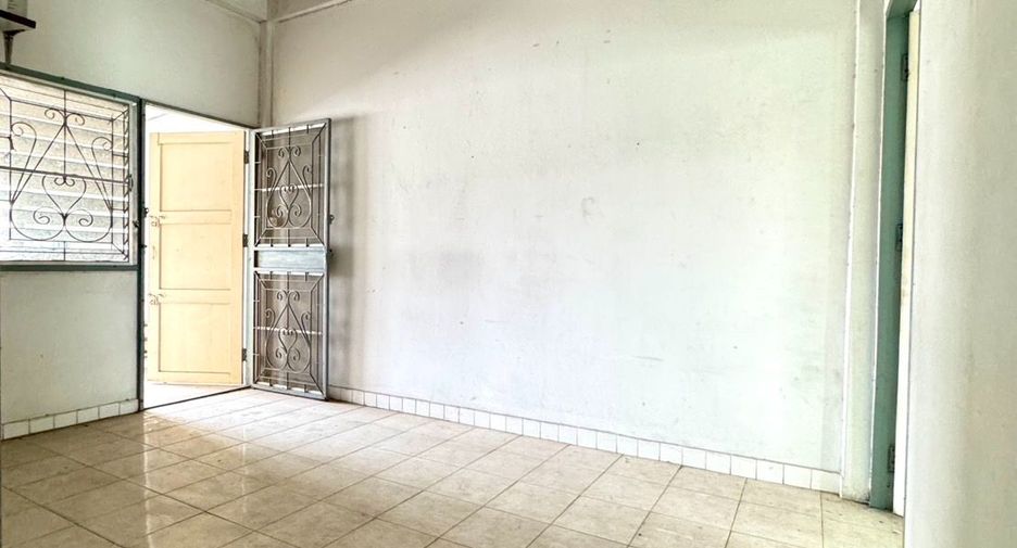 For sale 4 bedrooms retail Space in Bang Khen, Bangkok
