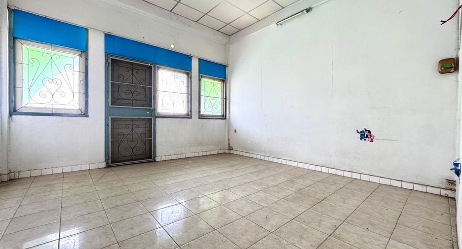 For sale 4 bedrooms retail Space in Bang Khen, Bangkok