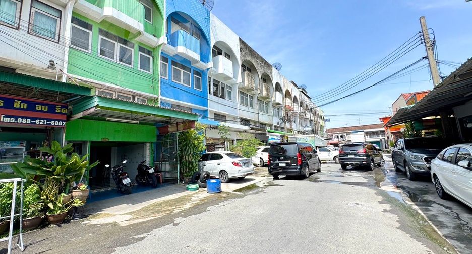 For sale 4 bedrooms retail Space in Bang Khen, Bangkok