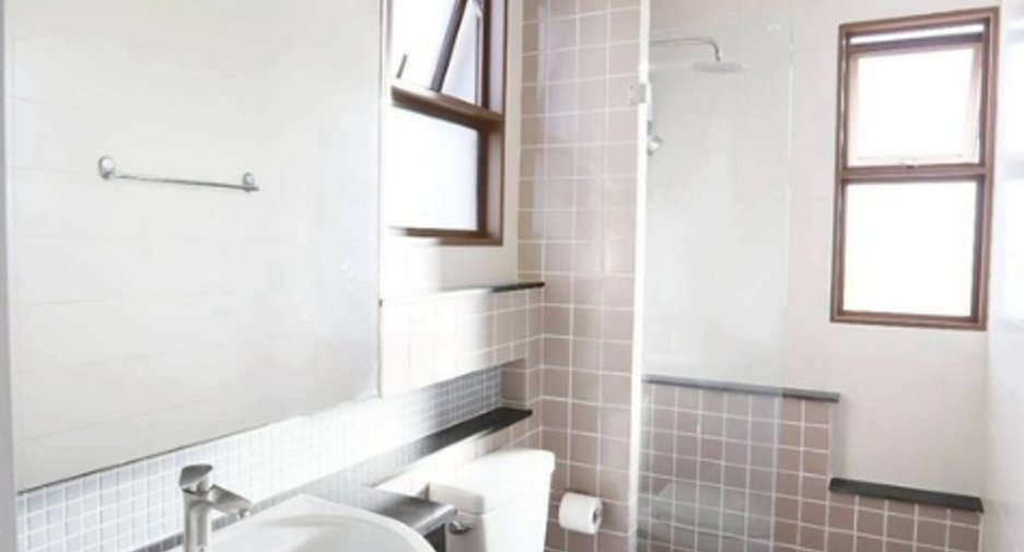 For sale 3 bedrooms townhouse in Phra Khanong, Bangkok