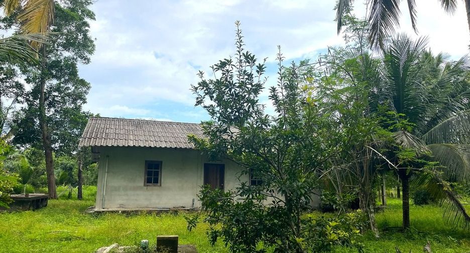 Terreno en venta en Thai Mueang, Phang Nga