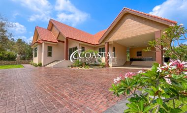Haus zum Kauf mit 4 Zimmer in Bang Lamung, Chonburi