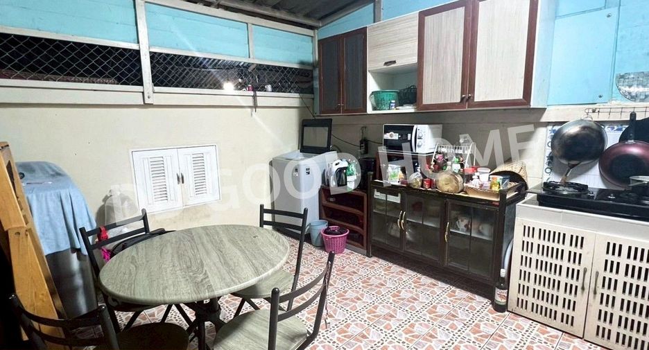 For sale 2 bedrooms townhouse in Si Racha, Chonburi