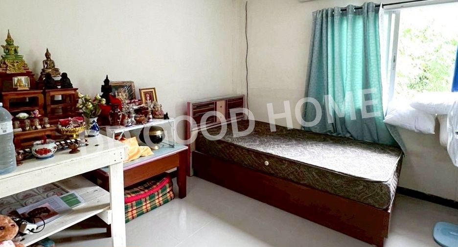 For sale 2 bedrooms townhouse in Si Racha, Chonburi