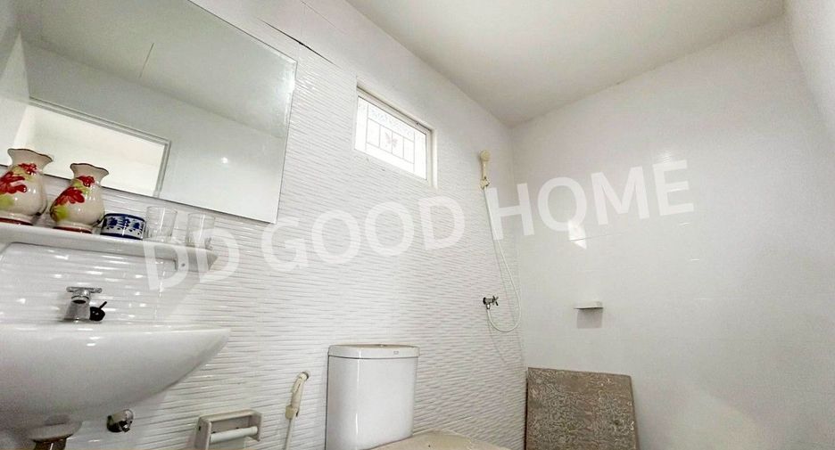 For sale 3 bedrooms townhouse in Mueang Pathum Thani, Pathum Thani