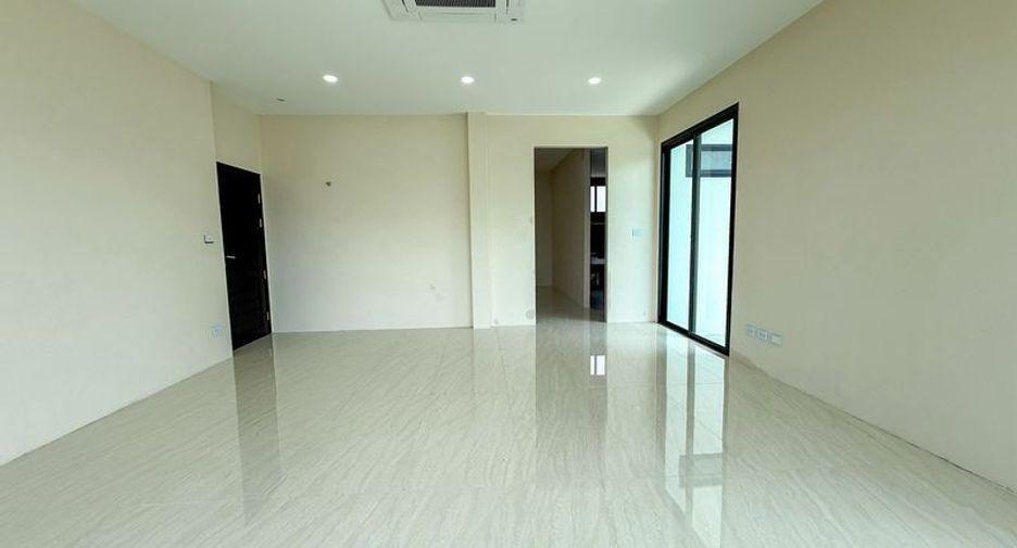 出售 4 卧室 独立屋 在 Mueang Chon Buri, Chon Buri