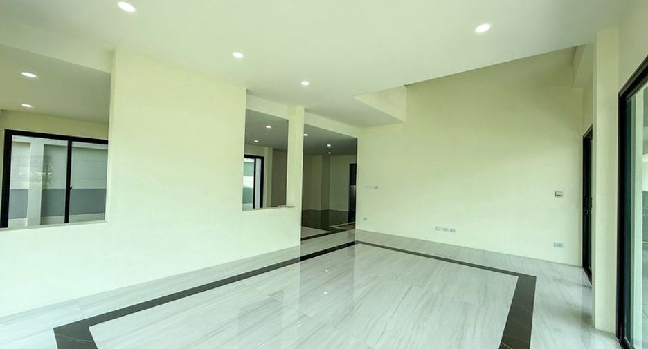 出售 4 卧室 独立屋 在 Mueang Chon Buri, Chon Buri