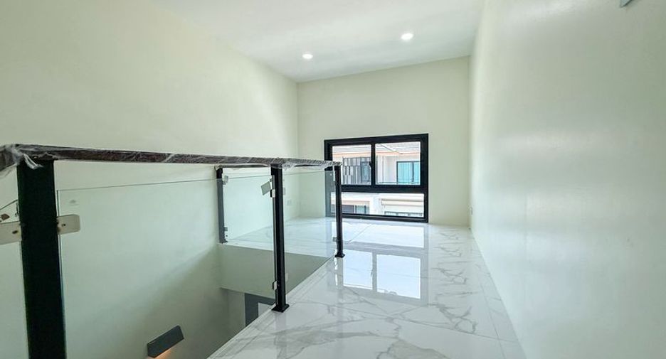 出售 4 卧室 独立屋 在 Mueang Chon Buri, Chon Buri