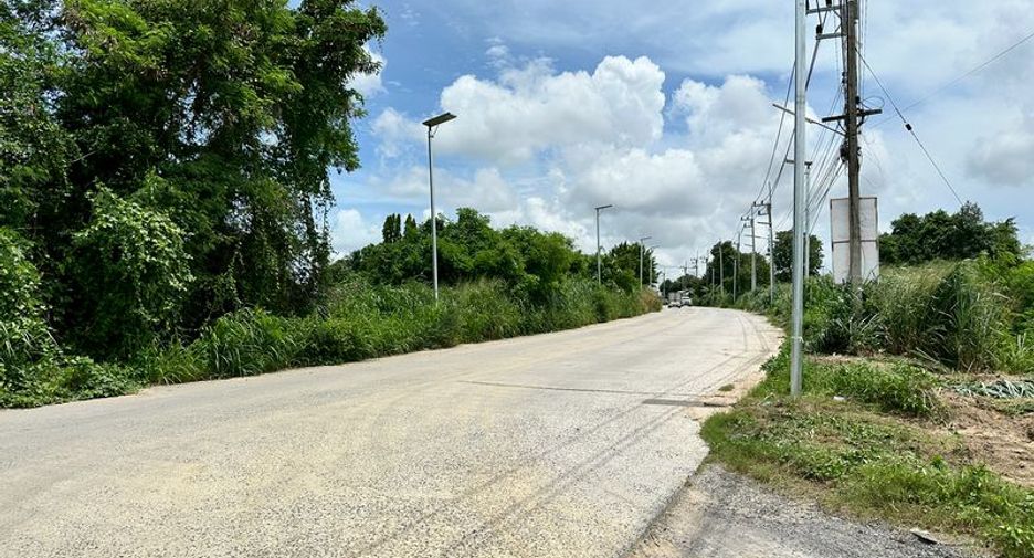 À vendre terrain à Si Racha, Chonburi