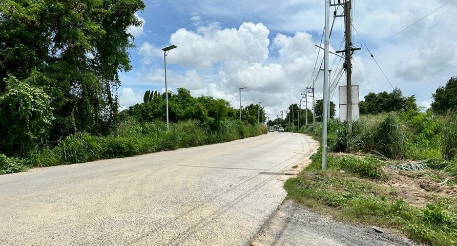 À vendre terrain à Si Racha, Chonburi