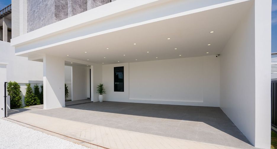 À vendre 4 chambres villa à Huay Yai, Pattaya
