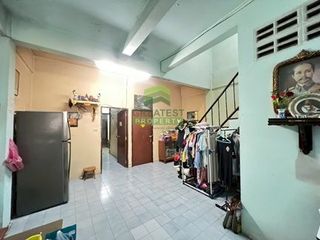 Casa adosada en venta de 6 habitaciones en Bang Na, Bangkok