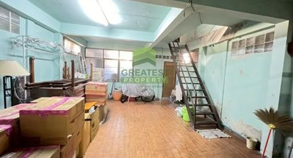Casa adosada en venta de 6 habitaciones en Bang Na, Bangkok