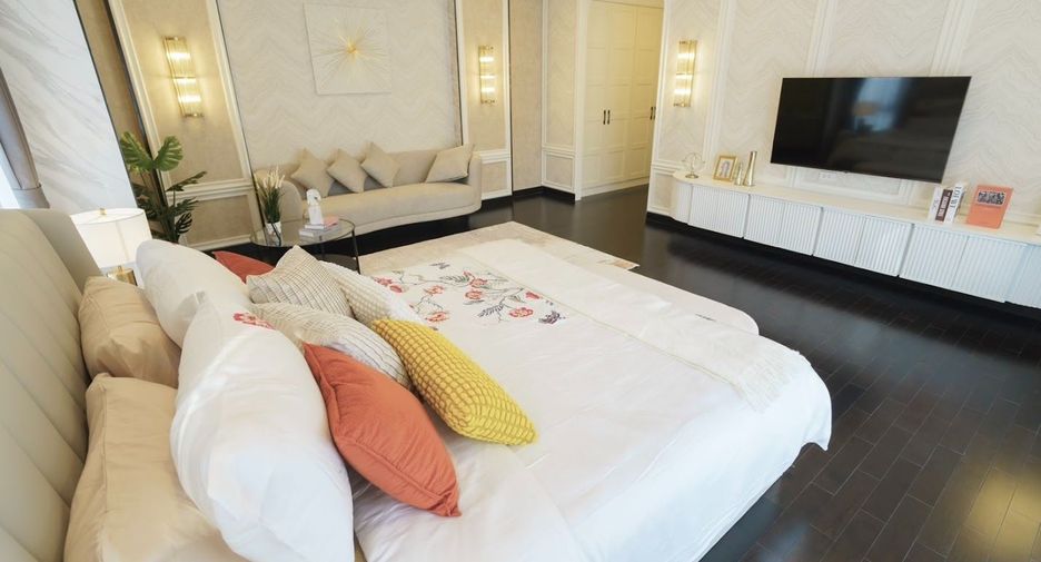 For sale 5 bedrooms house in Bang Phli, Samut Prakan