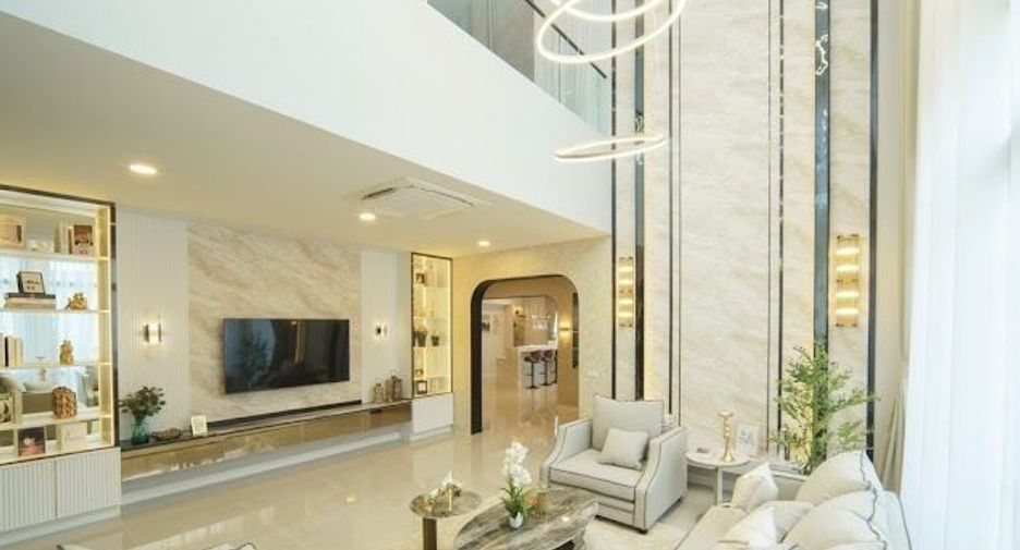For sale 5 bedrooms house in Bang Phli, Samut Prakan