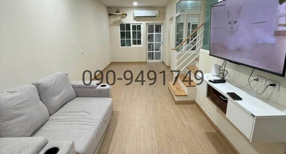 For rent 3 bedrooms townhouse in Khlong Sam Wa, Bangkok