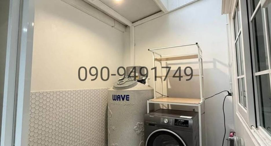 For rent 3 bedrooms townhouse in Khlong Sam Wa, Bangkok
