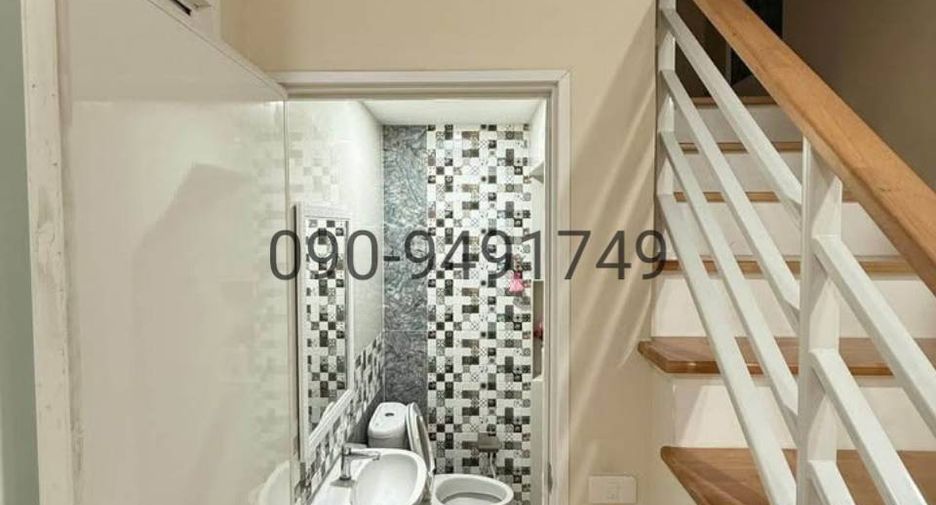 For rent 3 bedrooms townhouse in Khlong Sam Wa, Bangkok
