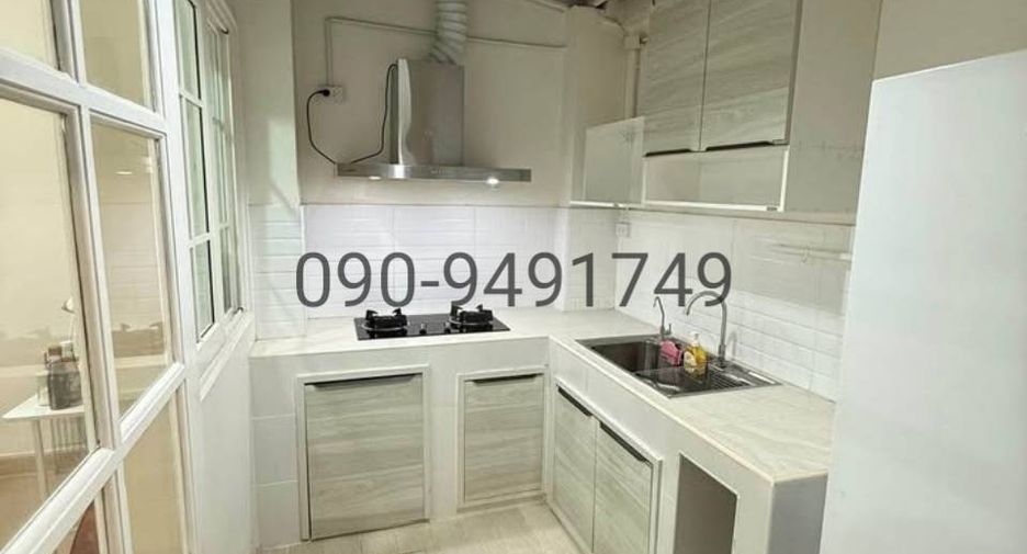 For rent 3 bedrooms townhouse in Khlong Sam Wa, Bangkok
