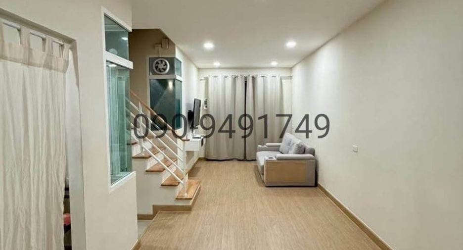 For rent 3 bedrooms townhouse in Khlong Sam Wa, Bangkok