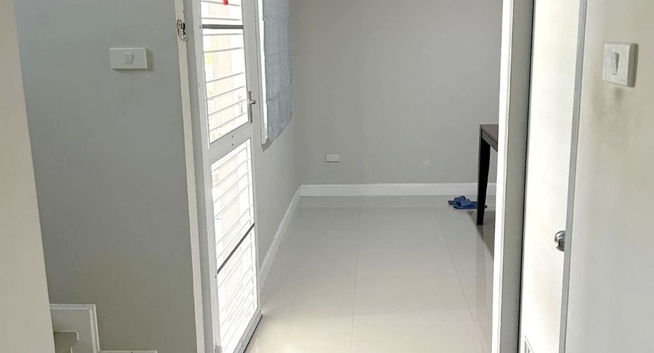 For rent 3 bedrooms house in San Sai, Chiang Mai