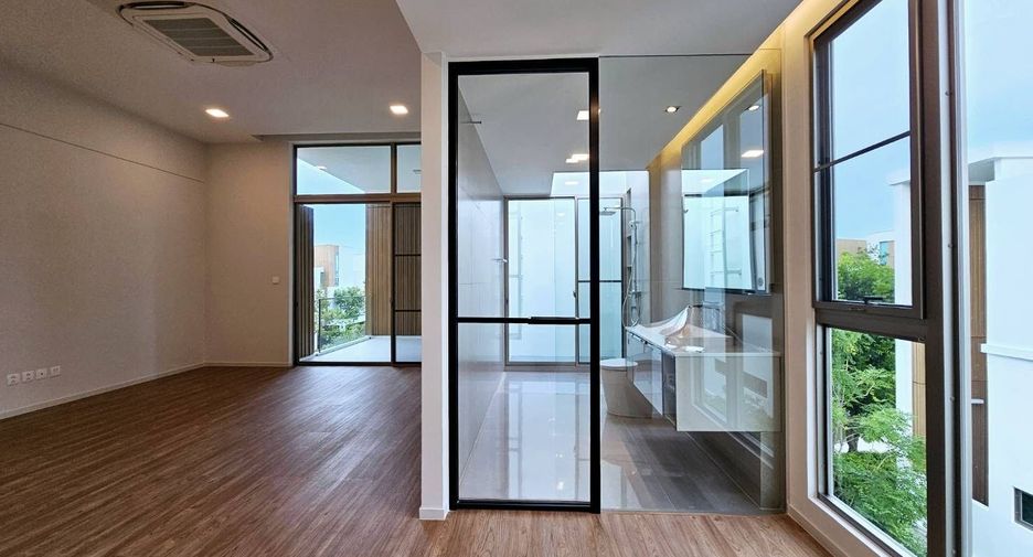 For rent and for sale 3 bedrooms house in Saphan Sung, Bangkok