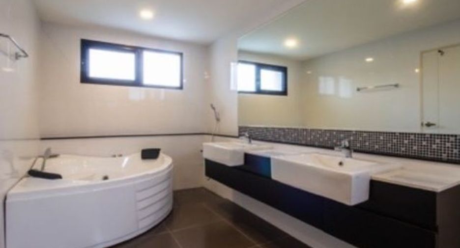 À louer et à vendre 5 chambres maison à Bang Phli, Samut Prakan