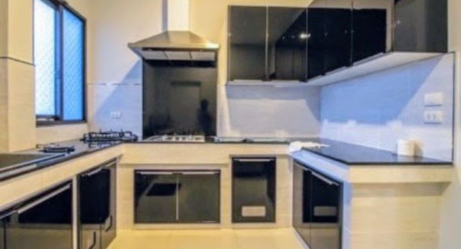 À louer et à vendre 5 chambres maison à Bang Phli, Samut Prakan