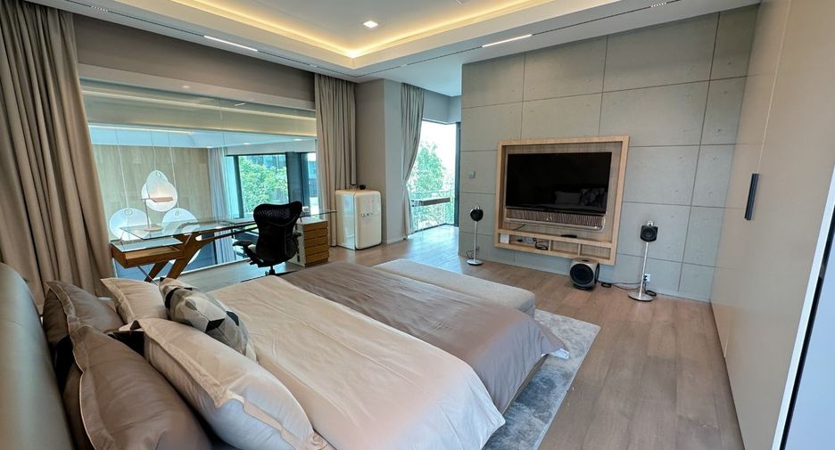 For rent 4 bedrooms house in Saphan Sung, Bangkok