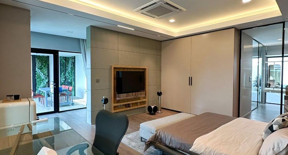 For rent 4 bedrooms house in Saphan Sung, Bangkok