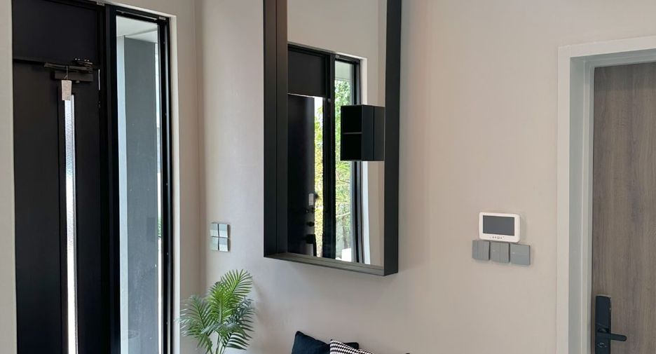 For rent 4 bedrooms house in Saphan Sung, Bangkok