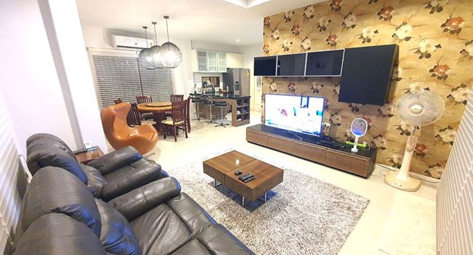 For sale 3 bedrooms house in Mueang Nonthaburi, Nonthaburi