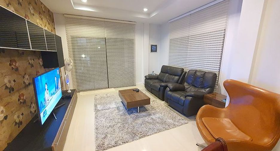 For sale 3 bedrooms house in Mueang Nonthaburi, Nonthaburi