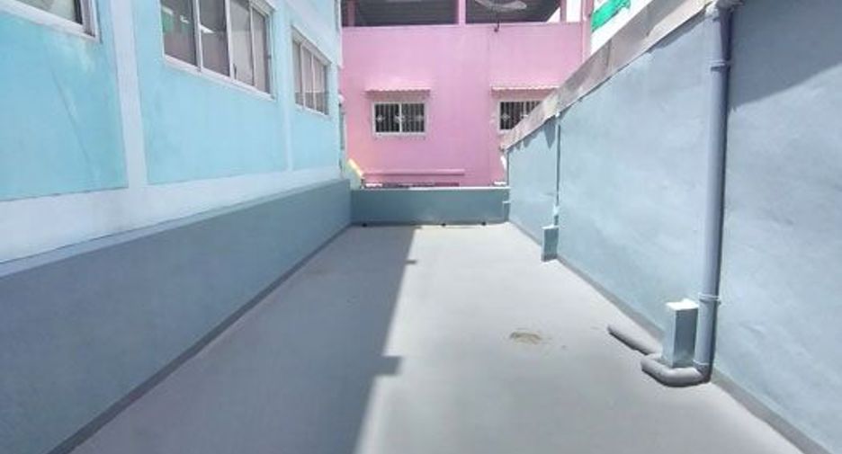 For sale 4 bedrooms retail Space in Rat Burana, Bangkok