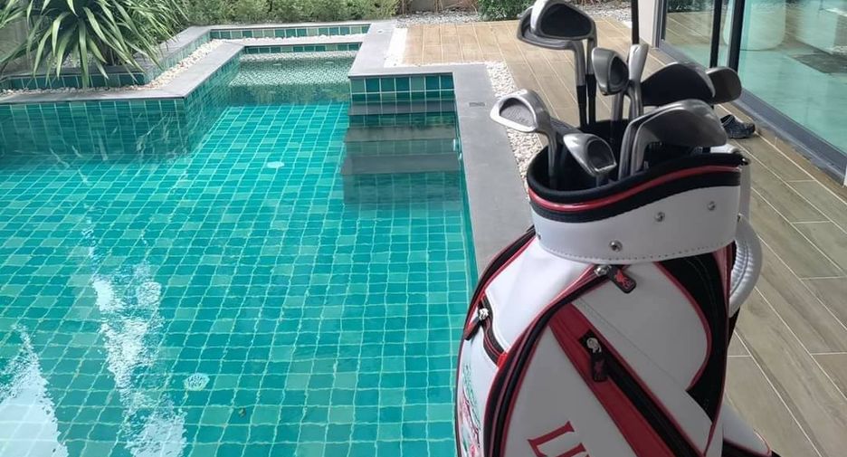 For sale 4 bedrooms house in Huay Yai, Pattaya
