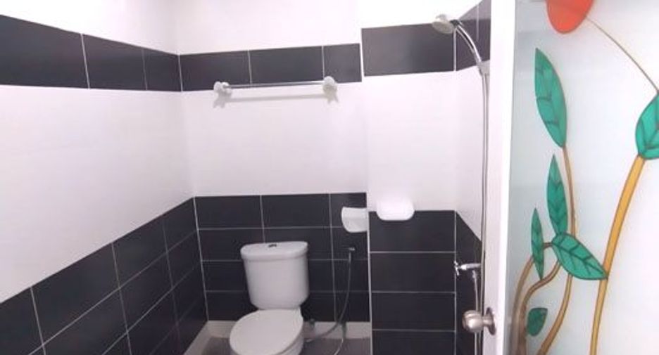 For sale 3 bedrooms retail Space in Nong Khaem, Bangkok