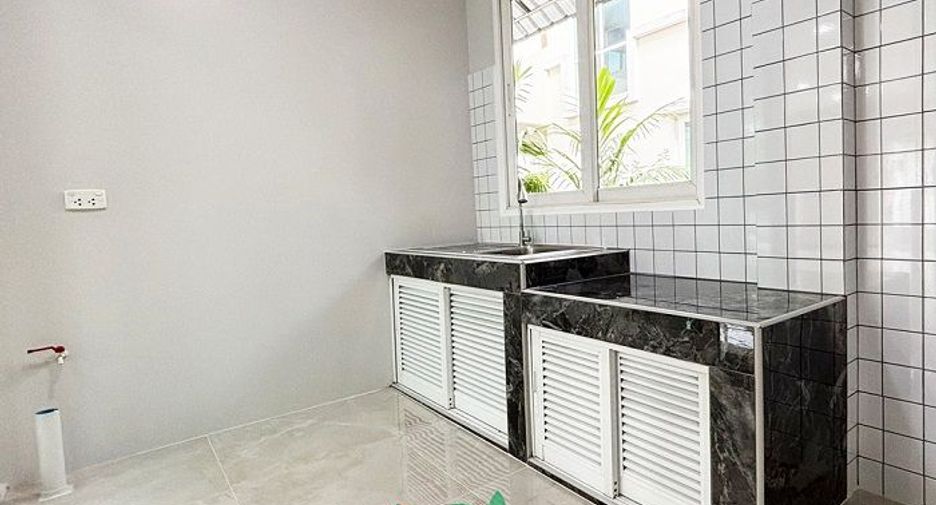 For sale 4 bed house in Pak Kret, Nonthaburi