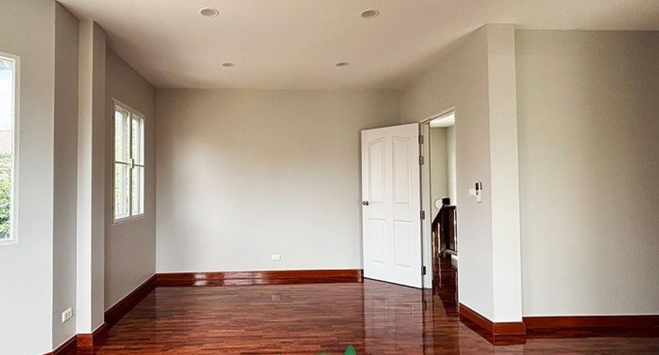 For sale 4 bed house in Pak Kret, Nonthaburi