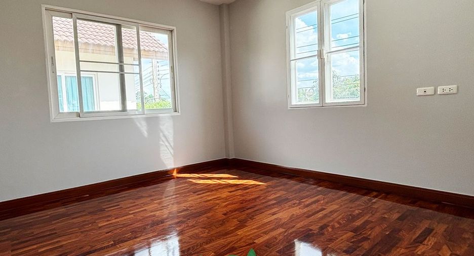 For sale 4 bed house in Pak Kret, Nonthaburi