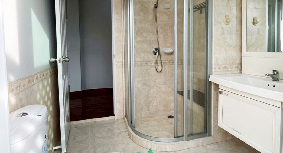 For sale 4 bed house in Pak Kret, Nonthaburi