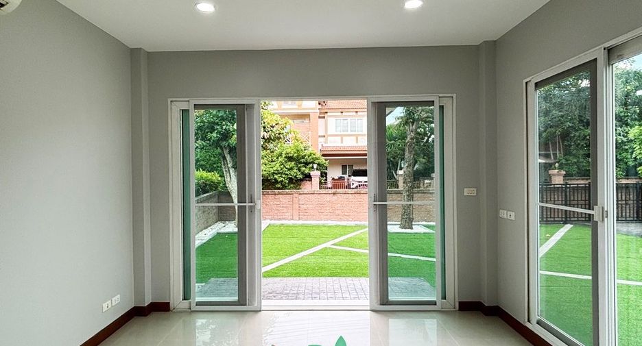 For sale 4 bed house in Pak Kret, Nonthaburi