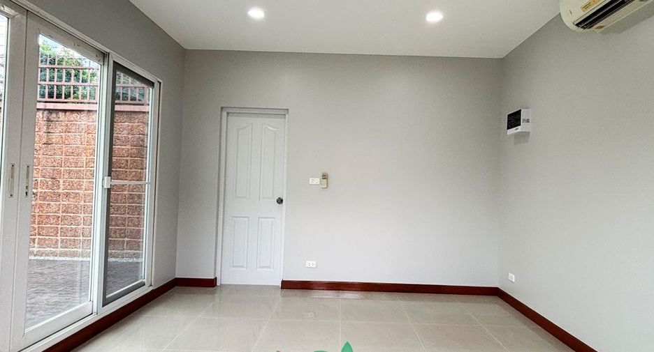 For sale 4 bed house in Pak Kret, Nonthaburi