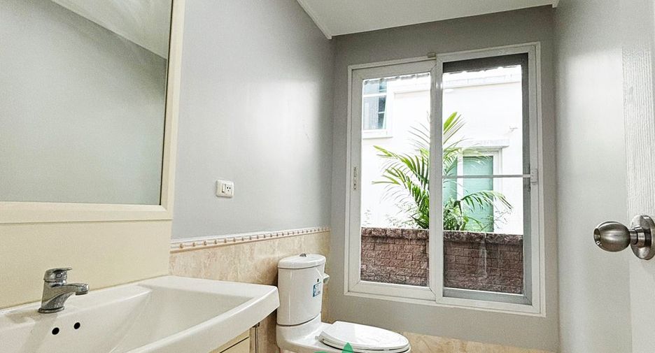 For sale 4 bed house in Pak Kret, Nonthaburi
