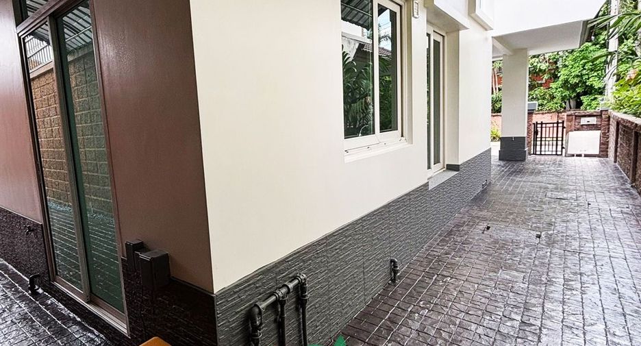 For sale 4 bed house in Pak Kret, Nonthaburi