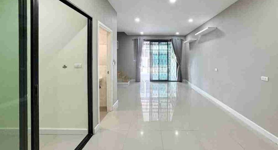 ขาย 4 ห้องนอน ทาวน์เฮ้าส์ ใน บางเขน, กรุงเทพฯ