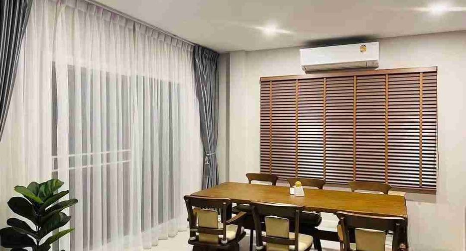 For sale 4 bedrooms house in Lat Krabang, Bangkok